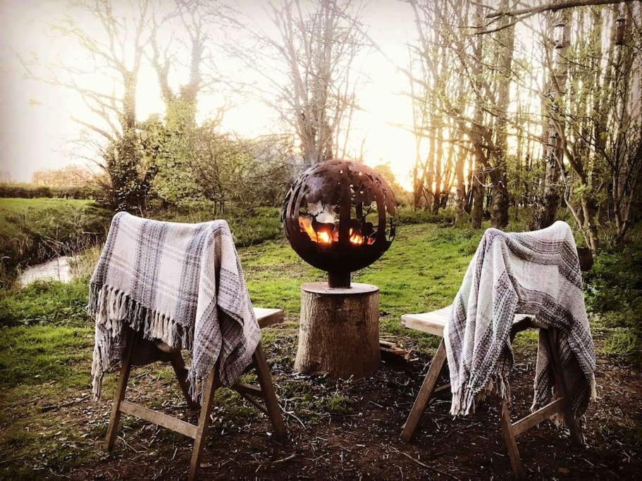 Cherry Tub In The Orchard. Cozy Getaway Stillington Exterior photo
